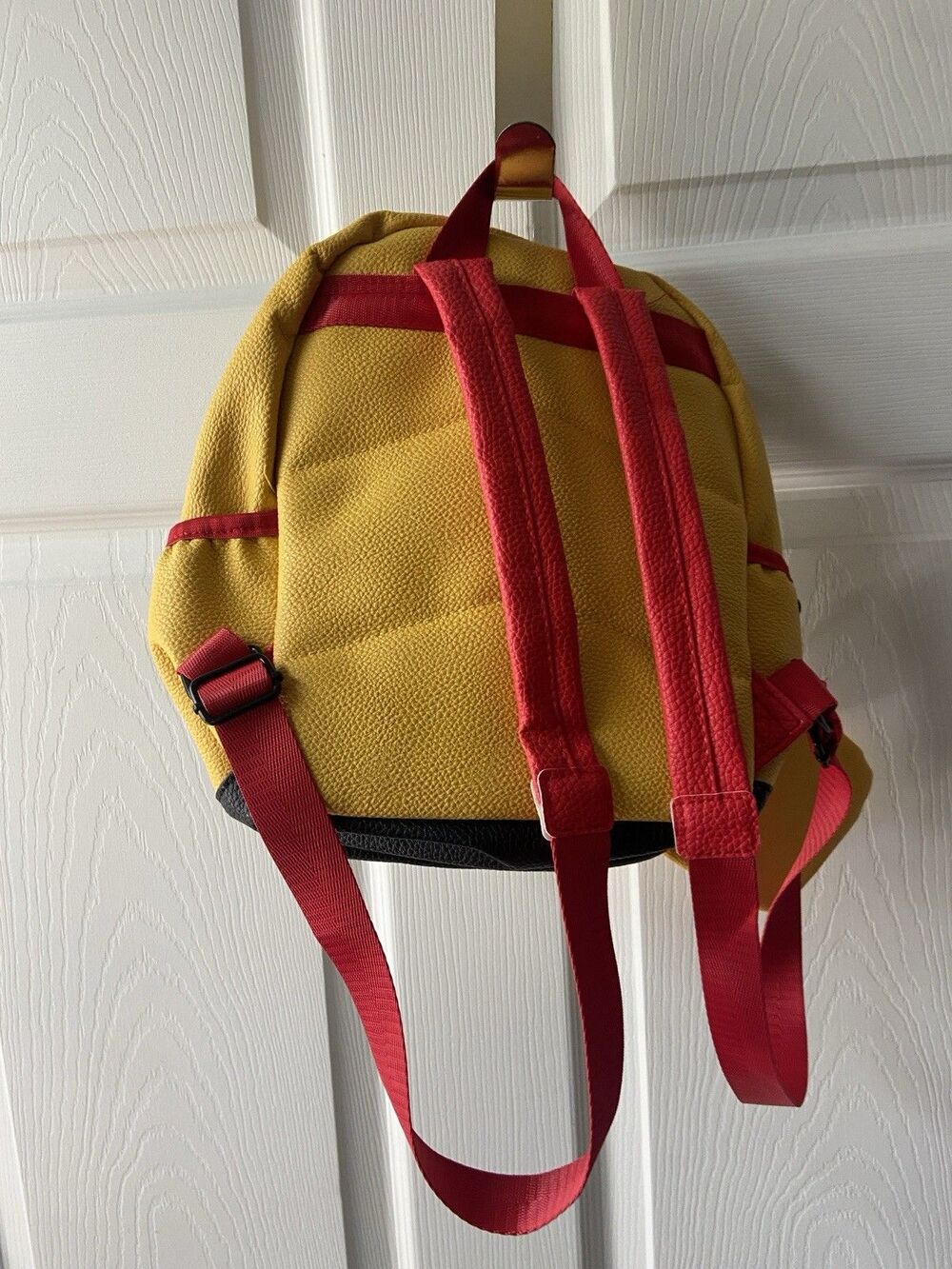 Small Winnie The Pooh Backpack In Good Condition - Picture 5 of 9